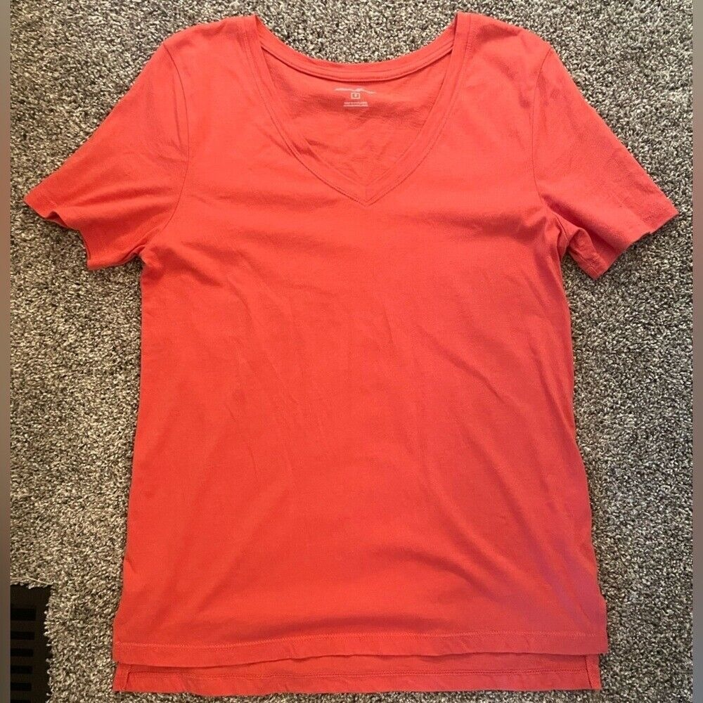 Eddie Bauer Coral‎ V-Neck T-shirt